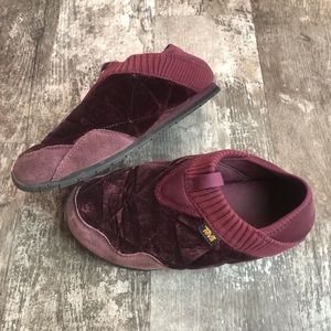 Teva Ember Moc Velvet